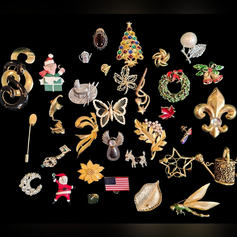 Huge All Vintage Brooch Lot Pin Collection Gold Silver Tone Star Avon Cat Floral